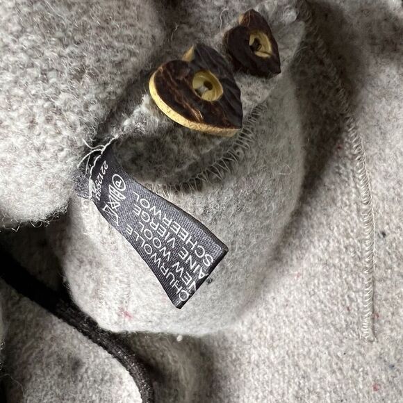 Elegance Seiler Cardigan Sweater Womens Medium (38) Pure New Wool Heart Buttons - Picture 11 of 16